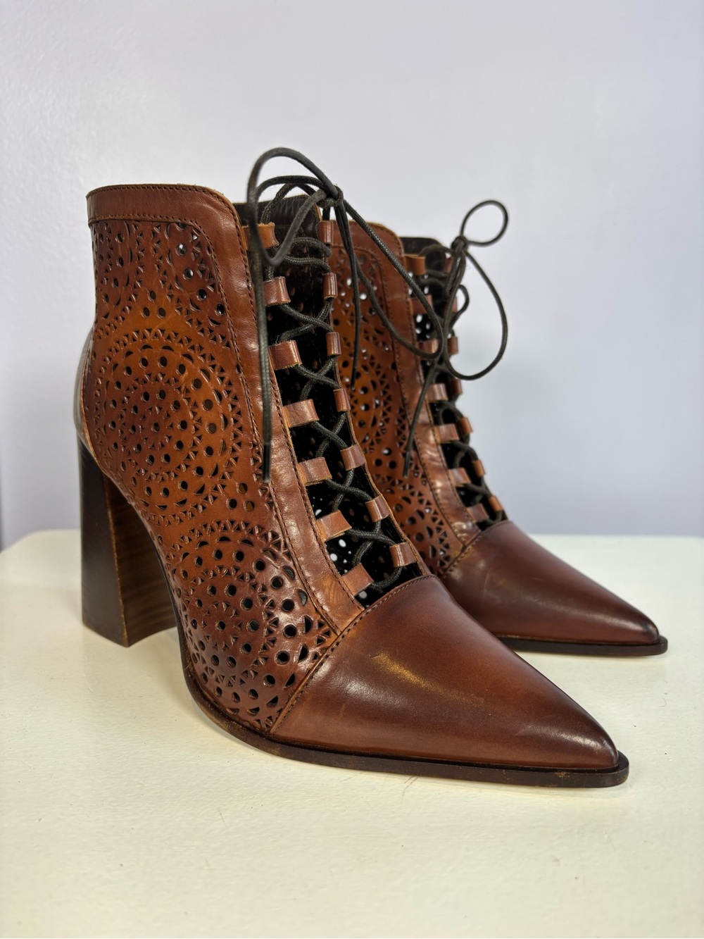 Capezzani Beautiful Italian Lace-Up Cutout Detail Chic Brown Leather Ankle Boots
